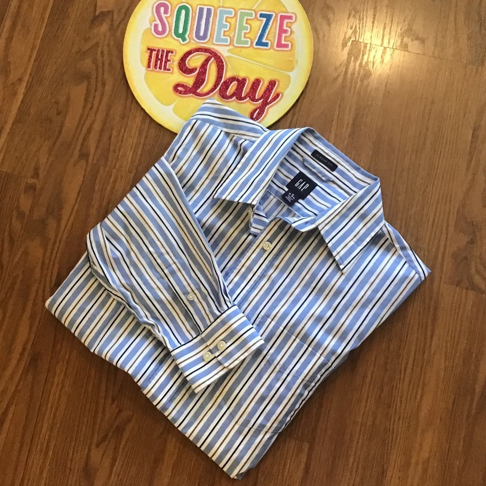 Gap Classic Fit Cotton Long Sleeve Shirt